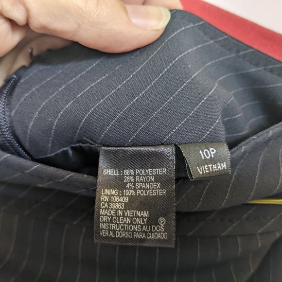 Tahari Navy/Charcoal PIN STRIPED (short) Skirt Suit  Vintage-y, EUC | 10 - Picture 16 of 16